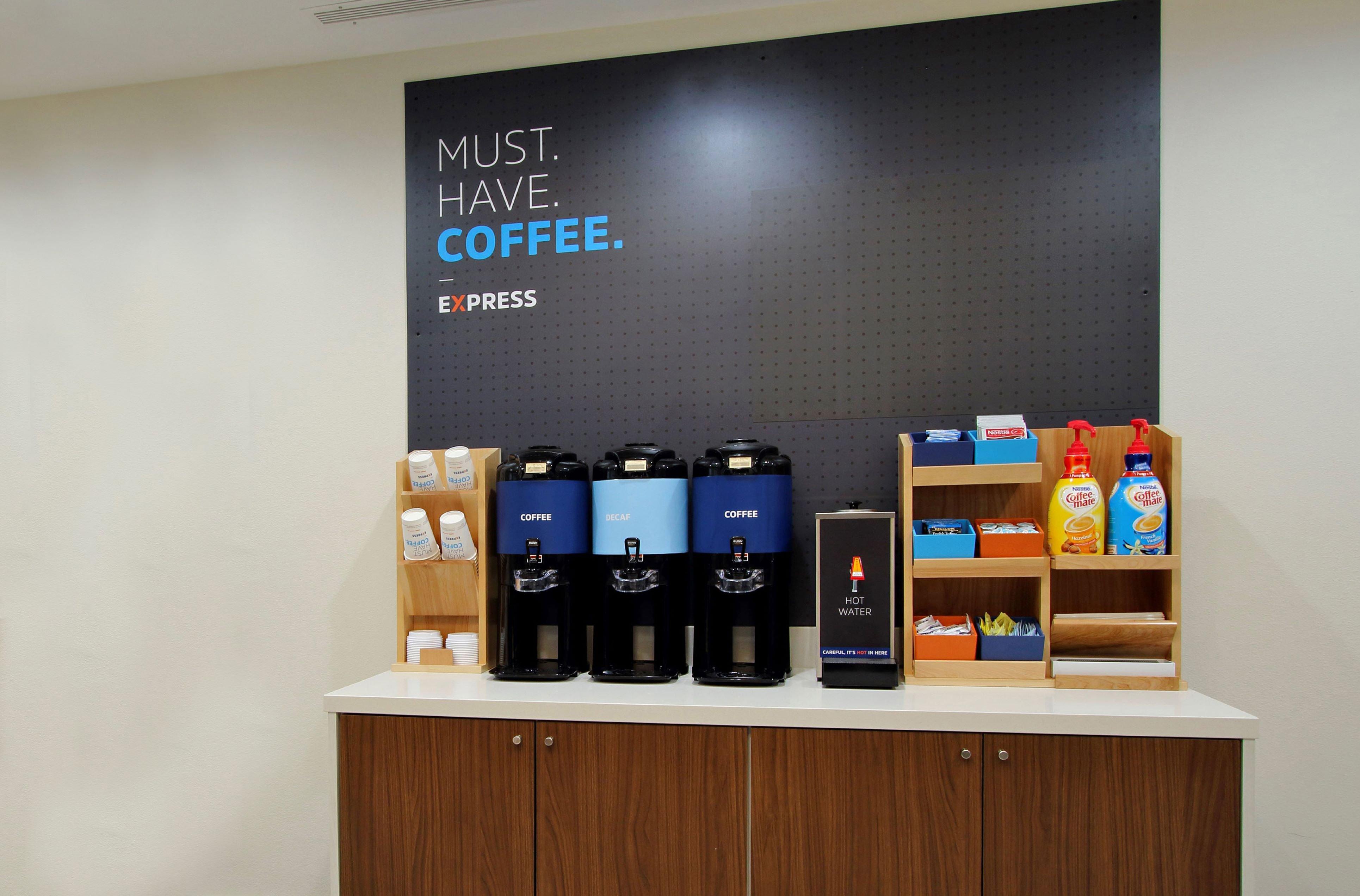Holiday Inn Express And Suites Surrey By Ihg Esterno foto